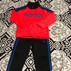 Adidas track suit size 3t